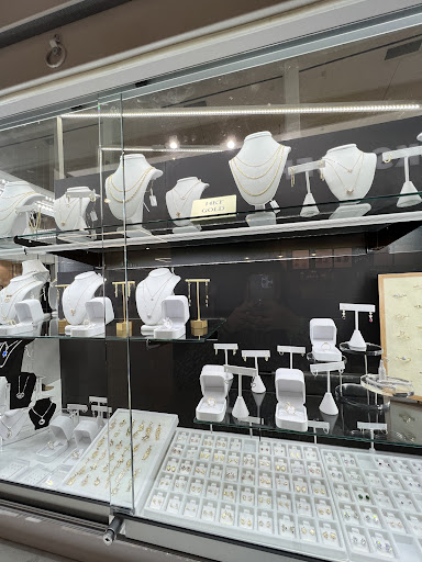 Shopping Mall «Westfield Fashion Square», reviews and photos, 14006 Riverside Dr, Sherman Oaks, CA 91423, USA