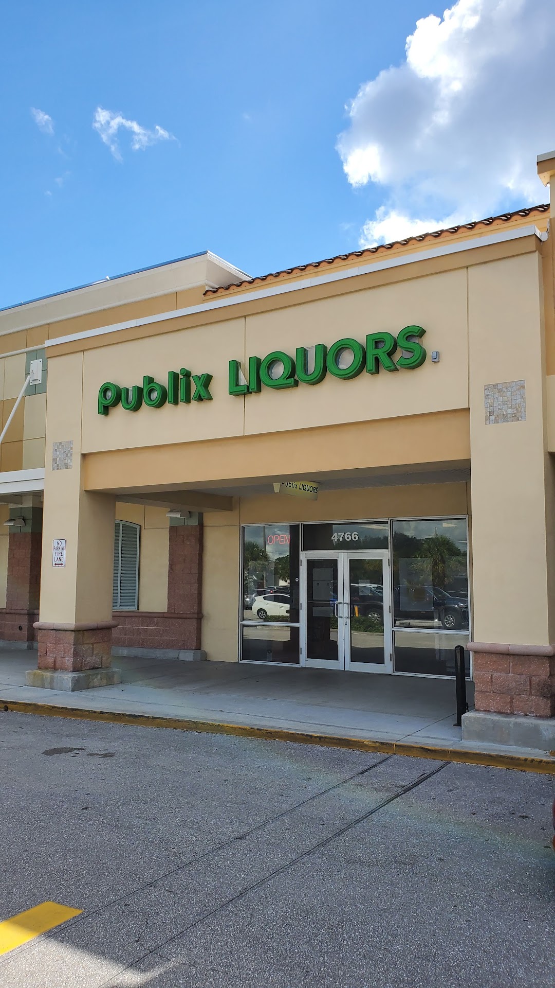 Publix Liquors at Boynton Lakes Plaza