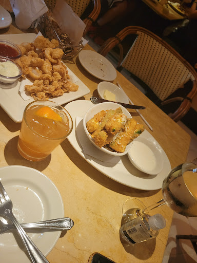 Restaurant «The Cheesecake Factory», reviews and photos, 1504 Old Country Rd, Westbury, NY 11590, USA