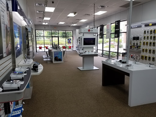 Cell Phone Store «GoWireless Verizon Authorized Retailer», reviews and photos, 30438 Milford Rd, New Hudson, MI 48165, USA
