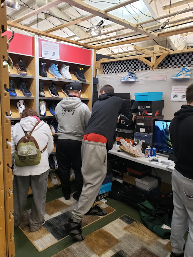 Flea Market «Raynham Flea Market», reviews and photos, 480 S St W, Raynham, MA 02767, USA