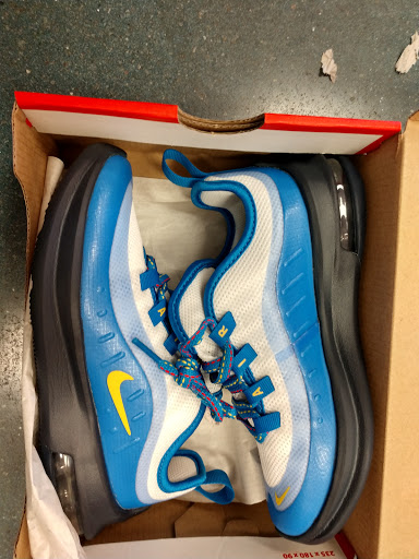 Shoe Store «Shoe Carnival», reviews and photos, 3271 Marketplace Dr, Council Bluffs, IA 51501, USA