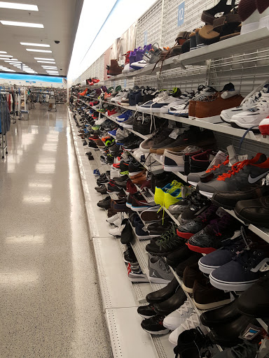 Clothing Store «Ross Dress for Less», reviews and photos, 9820 W Lower Buckeye Rd, Tolleson, AZ 85353, USA