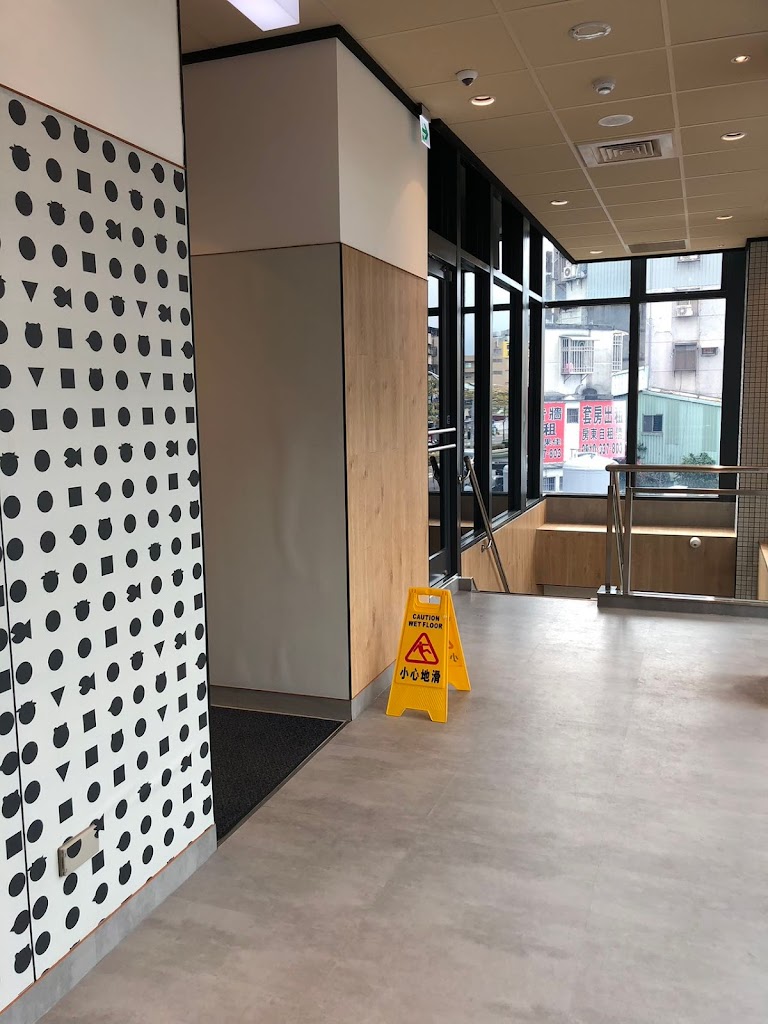 麥當勞-蘆洲三民餐廳 的照片