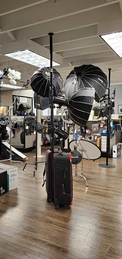 Camera Store «Roberts Camera», reviews and photos, 220 E St Clair St, Indianapolis, IN 46204, USA