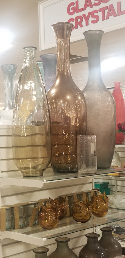 Department Store «T.J. Maxx & HomeGoods», reviews and photos, 111 Taunton St, Plainville, MA 02762, USA