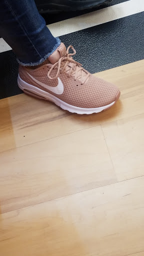 Shoe Store «Shoe Carnival», reviews and photos, 11176 Parkside Dr, Knoxville, TN 37934, USA