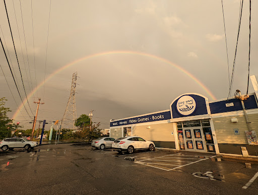 Record Store «Bull Moose», reviews and photos, 219 Waterman Dr, South Portland, ME 04106, USA