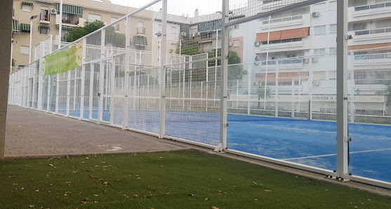 Instalaciones deportivas municipales Zona Centro C. de Joaquín Camino, 2, 41900 Camas, Sevilla, España