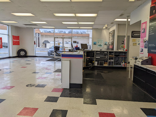 Tire Shop «Firestone Complete Auto Care», reviews and photos, 941 Fort Crook Rd N, Bellevue, NE 68005, USA