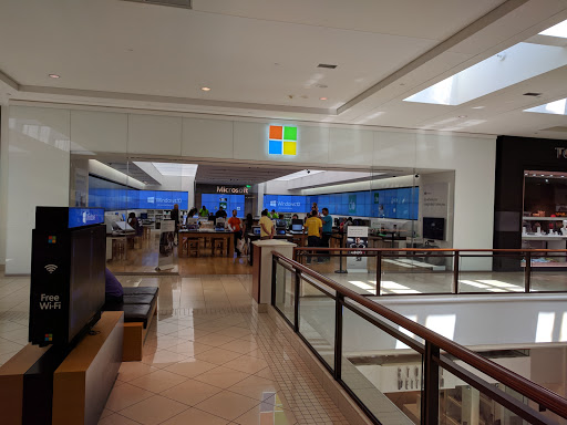 Computer Store «Microsoft Store - Aventura Mall», reviews and photos, 19575 Biscayne Blvd #1565, Aventura, FL 33180, USA