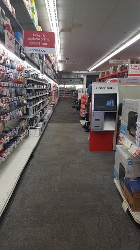 Office Supply Store «Staples», reviews and photos, 965 Loucks Rd, York, PA 17404, USA