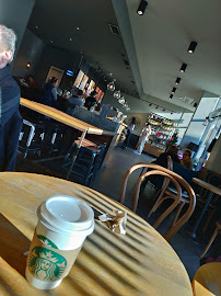 Atmosphère du Restaurant servant le petit-déjeuner Starbucks à Cannes - n°19