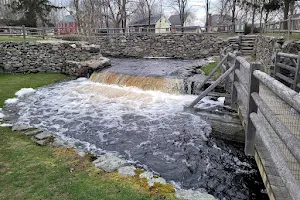 War Memorial Park image