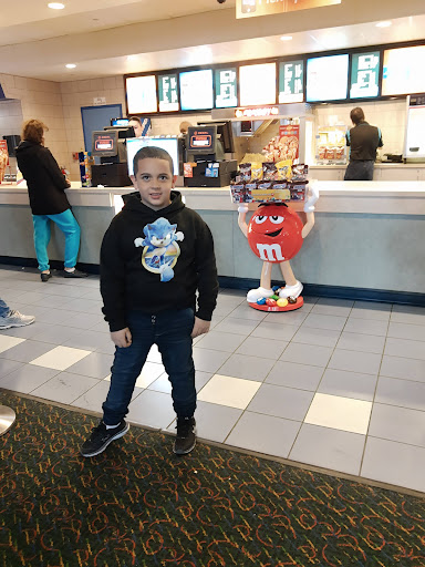 Movie Theater «Regal Cinemas Hamilton Commons 14», reviews and photos, 4215 E Black Horse Pike, Mays Landing, NJ 08330, USA