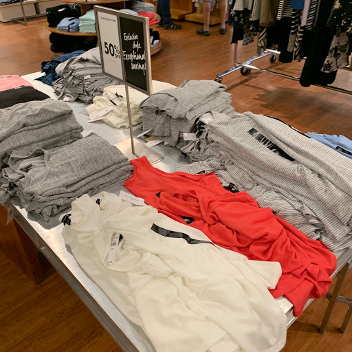 Clothing Store «Banana Republic», reviews and photos, 820 W Stacy Rd, Allen, TX 75013, USA