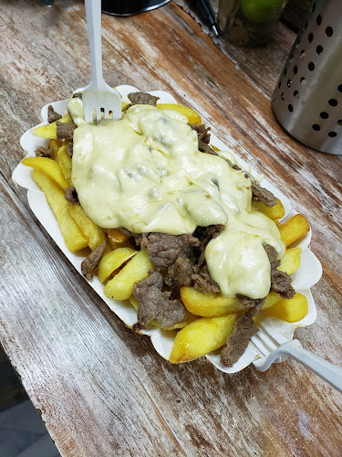 Opiniones de La Yeyita House en Pudahuel - Restaurante