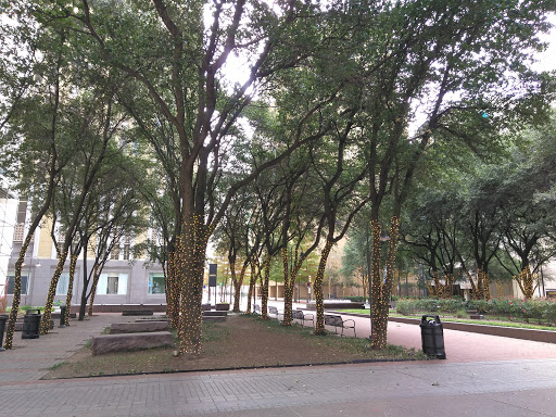 Park «Belo Garden», reviews and photos, 14 Main St & Griffin St. & Commerce St., Houston, TX 77002, USA