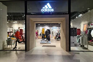 adidas Store Beograd, Usce image