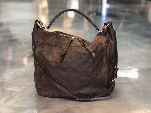 Consignment Shop «SecondHand Savvys», reviews and photos, 210 S Kings Ave, Brandon, FL 33511, USA