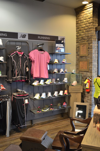 Shoe Store «New Balance Fairlawn», reviews and photos, 2691 W Market St, Fairlawn, OH 44333, USA