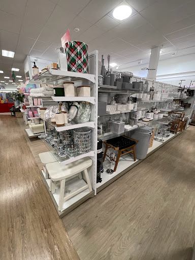 Department Store «HomeGoods», reviews and photos, 1087 Old Country Rd, Riverhead, NY 11901, USA