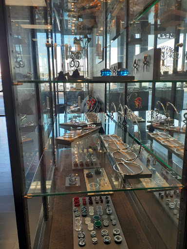 Body Piercing Shop «Deep Roots Tattoo and Body Piercing Alderwood», reviews and photos, 18920 28th Ave W, Lynnwood, WA 98036, USA