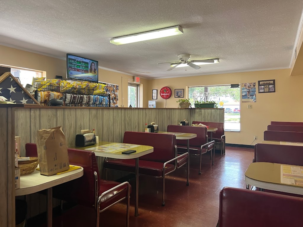 Mama Dilo's Deli 33880