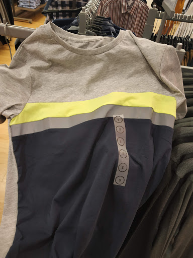 Stores to buy women's t-shirts Nuremberg