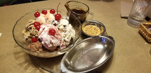 Ice Cream Shop «Yum Yum Tree», reviews and photos, 140 W Main St, Brighton, MI 48116, USA