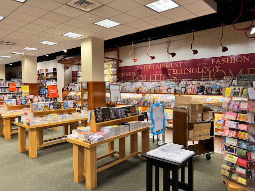 Book Store «Barnes & Noble», reviews and photos, 1260 Oviedo Marketplace Blvd, Oviedo, FL 32765, USA