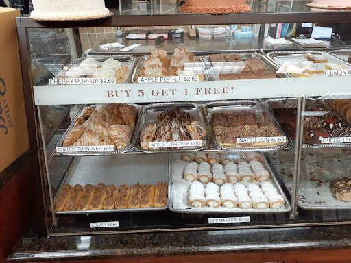 Shopping Mall «Thruway Shopping Center», reviews and photos, 300 S Stratford Rd, Winston-Salem, NC 27103, USA