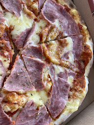 Photo n°30 de Distributeur Pizza Miguel Chaponost à Chaponost ()