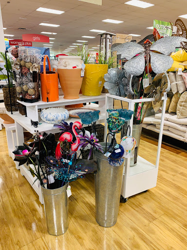 Department Store «T.J. Maxx & HomeGoods», reviews and photos, 105 Middlesex Ave, Somerville, MA 02145, USA