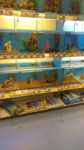 Pet Supply Store «PetSmart», reviews and photos, 6800 Wisconsin Ave, Bethesda, MD 20815, USA
