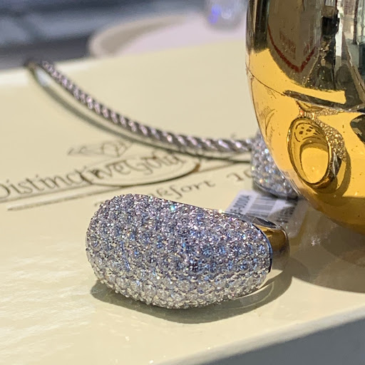 Jewelry Store «Distinctive Gold Jewelry», reviews and photos, 19991 South La Grange Road, Frankfort, IL 60423, USA