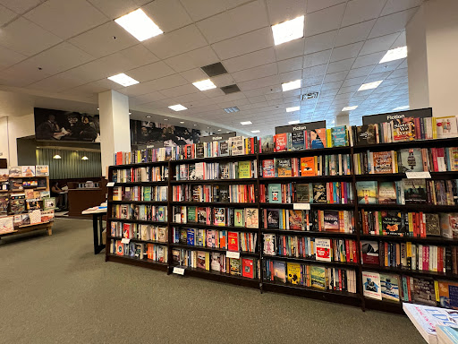 Barnes & Noble image