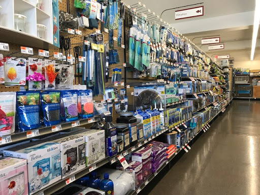 Pet Supply Store «Pet Supplies Plus», reviews and photos, 5230 S Westnedge Ave, Portage, MI 49002, USA