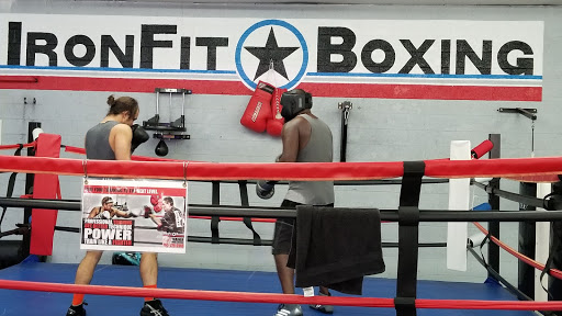 Shopping Mall «Monon Square Shopping Center», reviews and photos, 620 S Rangeline Rd, Carmel, IN 46032, USA