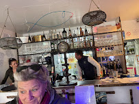 Atmosphère du Restaurant de fruits de mer La cachette de Mamé à Le Grau-du-Roi - n°1