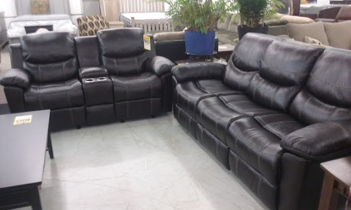 Flea Market «Streetsboro Flea Market - Furniture, Antiques, Collectibles», reviews and photos, 1513 Streetsboro Rd, Streetsboro, OH 44241, USA