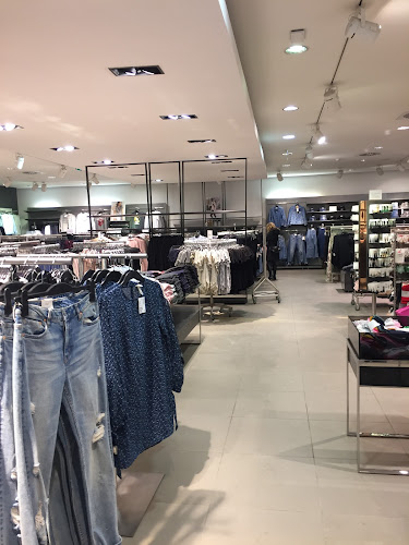 Opinii despre H & M în Debrecen - Ruhabolt