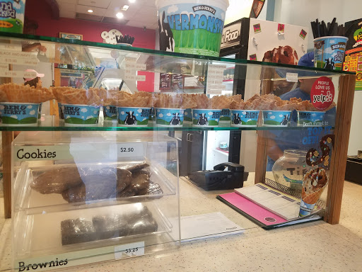 Clothing Store «Victoria Gardens», reviews and photos, 12505 N Main St, Rancho Cucamonga, CA 91739, USA