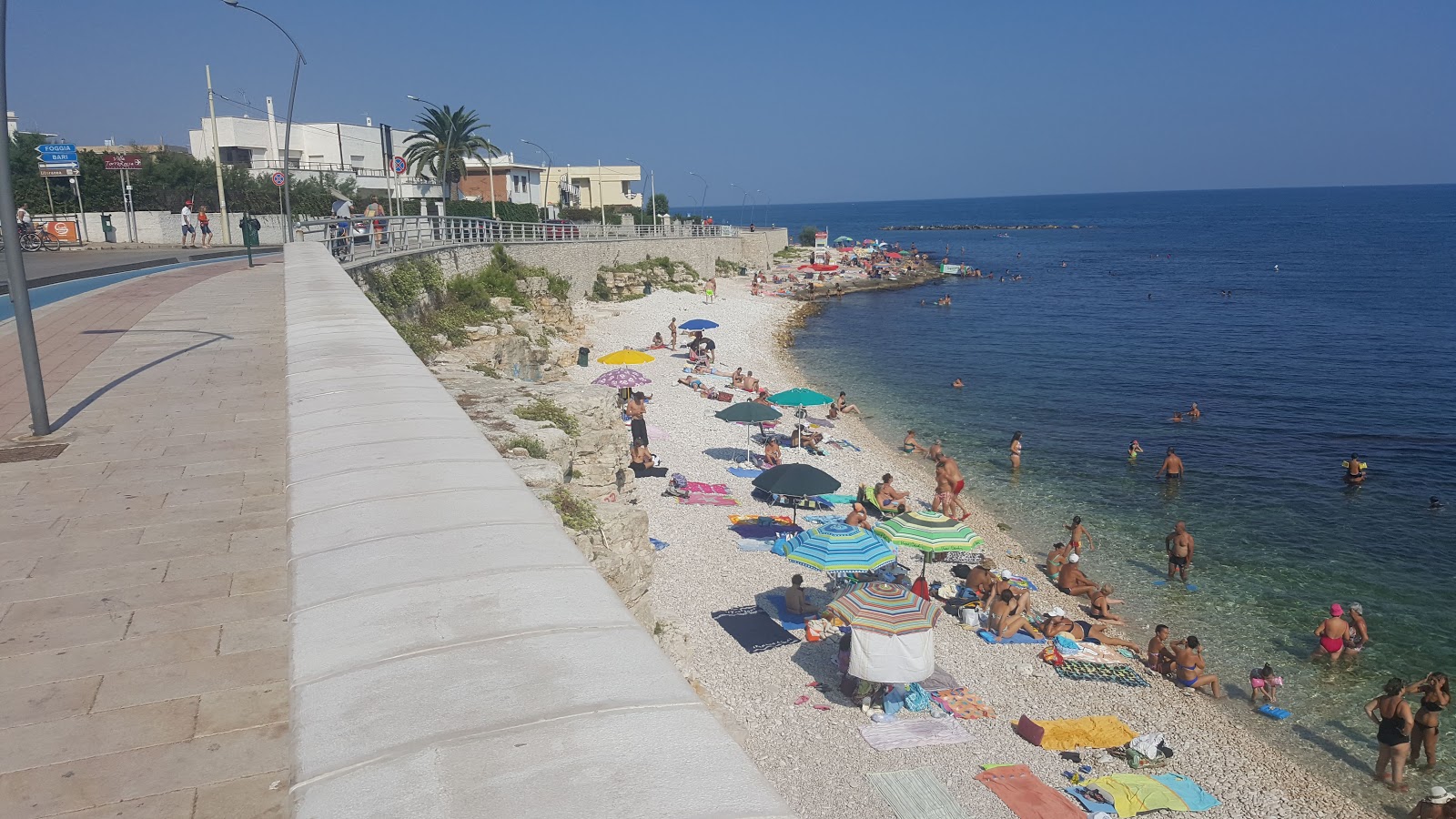 Spiaggia La Salata'in fotoğrafı çok temiz temizlik seviyesi ile
