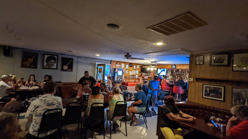 Lounge «Troubadour Restaurant & Lounge», reviews and photos, 25 Troubadour Ln, Berkeley Springs, WV 25411, USA