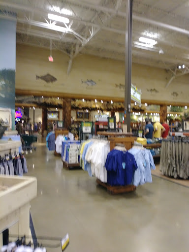 Sporting Goods Store «Bass Pro Shops», reviews and photos, 7905 S Hosmer St, Tacoma, WA 98408, USA