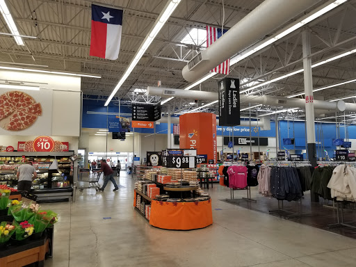 Department Store «Walmart Supercenter», reviews and photos, 2151 W Oaklawn Rd, Pleasanton, TX 78064, USA