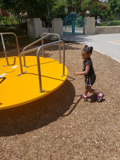 Park «Eugene Simpson Stadium Park», reviews and photos, 426 E Monroe Ave, Alexandria, VA 22301, USA