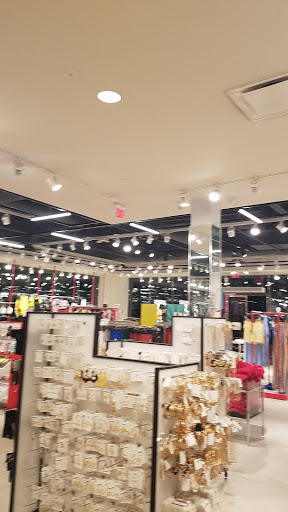 Clothing Store «F21 RED», reviews and photos, 2615 Medical Center Pkwy #2300, Murfreesboro, TN 37129, USA