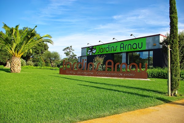 Jardins Arnau, S.L.